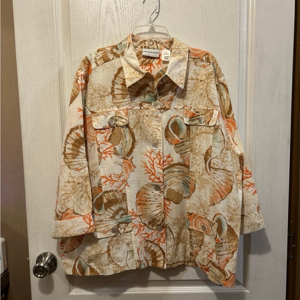 Alfred Dunner Coral and Leaf Print Button Up Blouse Size: 20